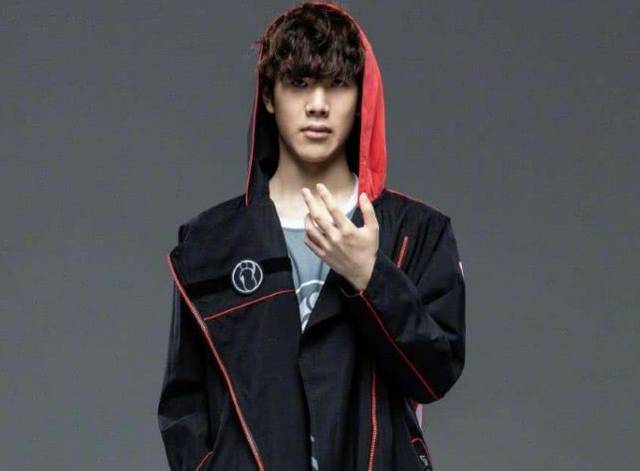 离谱！CSGO职业选手flamie网吧上机忘退账号失去FPL资格