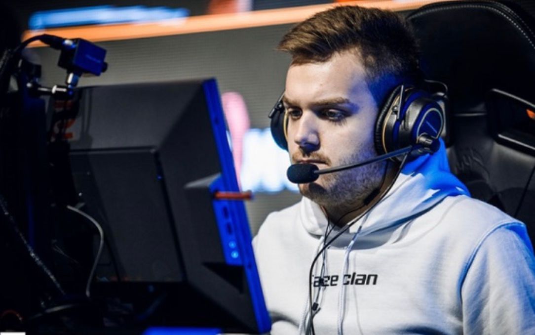 LPL选手公布iG全神班2025定妆照：登峰造极，再赴極境再登山