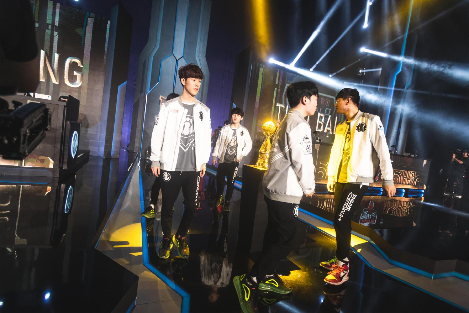 BigWei：这版本开团可能变少了 游戏时长对我们没什么影响