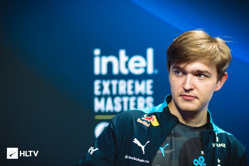 FPX官方：上调二队教练Juicy至一队当任主教练